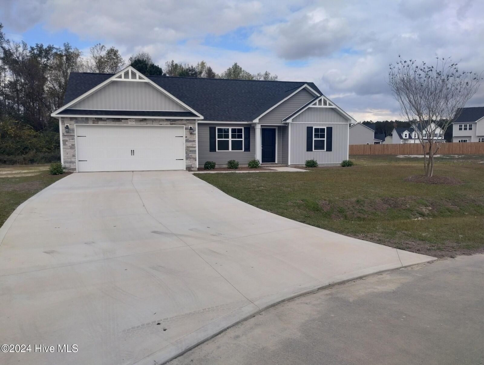 Property Photo: 904 Shields Place NC 28574