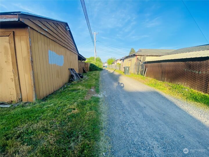 Property Photo:  902 E 61st Street  WA 98404 