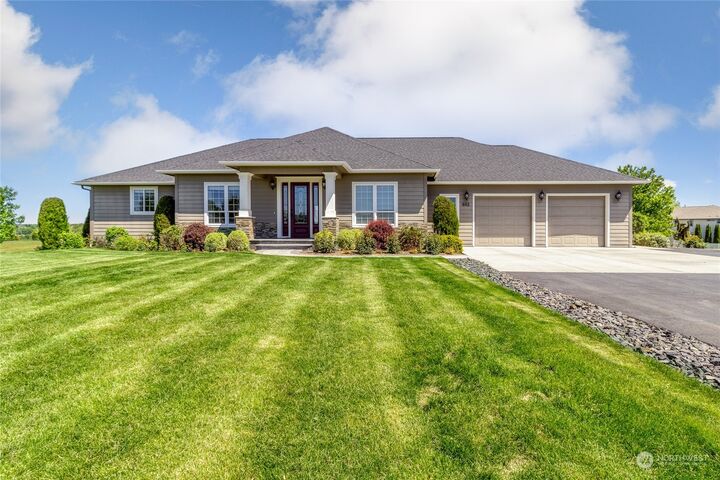 Property Photo:  602 Summers Circle  WA 99362 