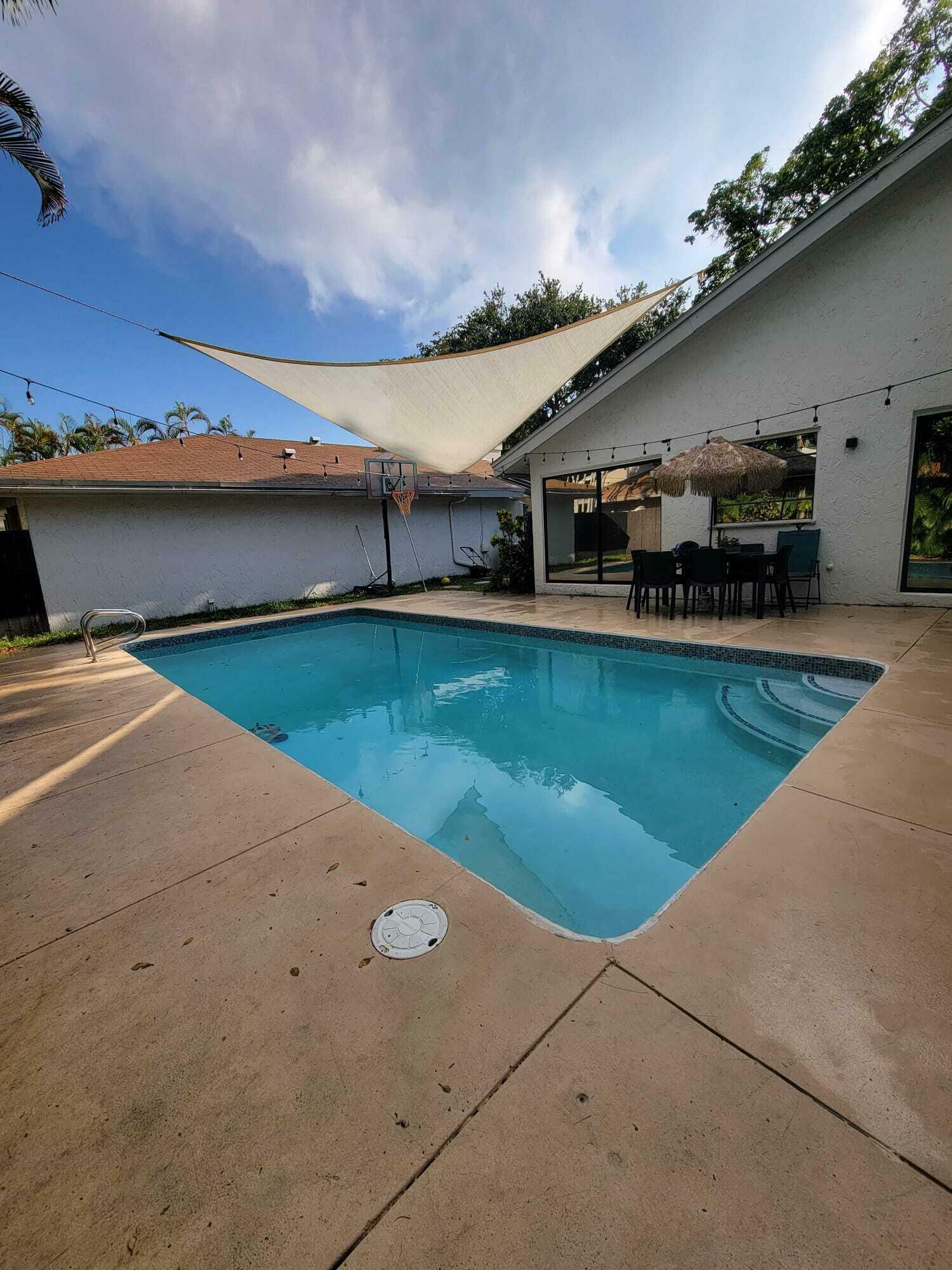 Property Photo:  106 Kensington Road 106  FL 33021 