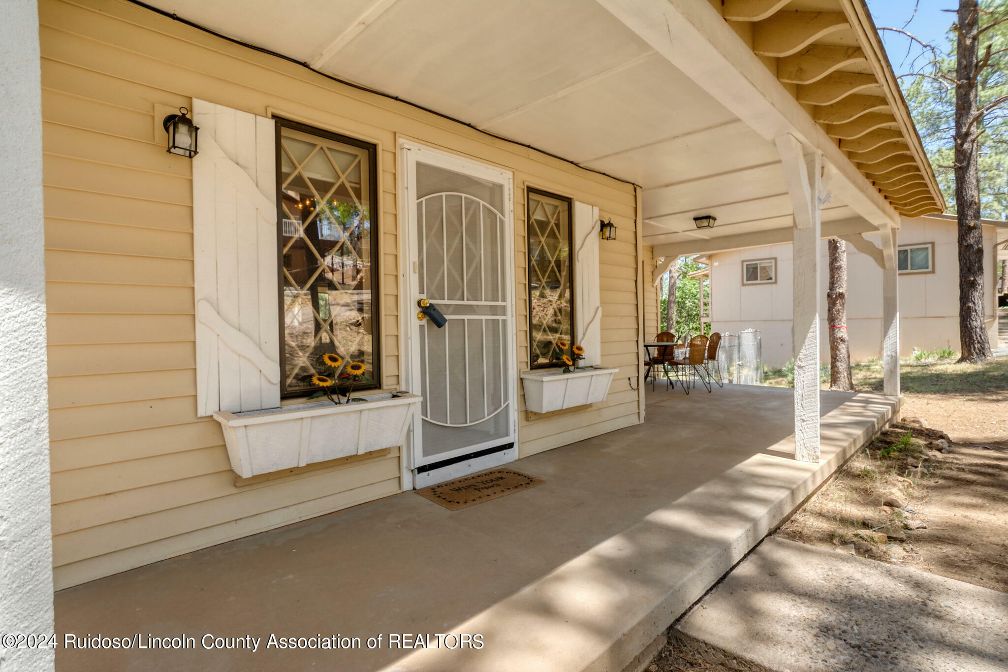 Property Photo: 213 Nogal Place NM 88345