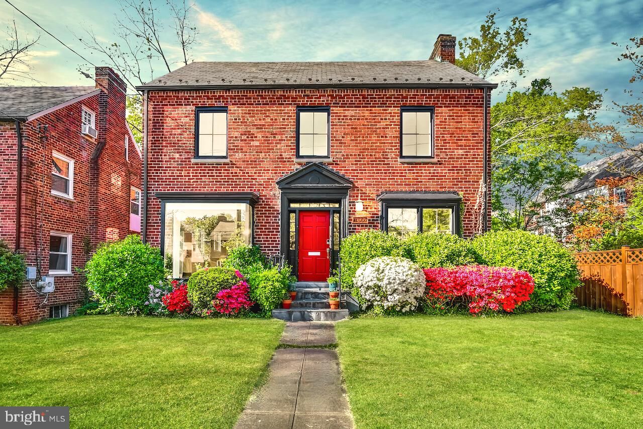 Property Photo:  4509 Butterworth Place NW  DC 20016 