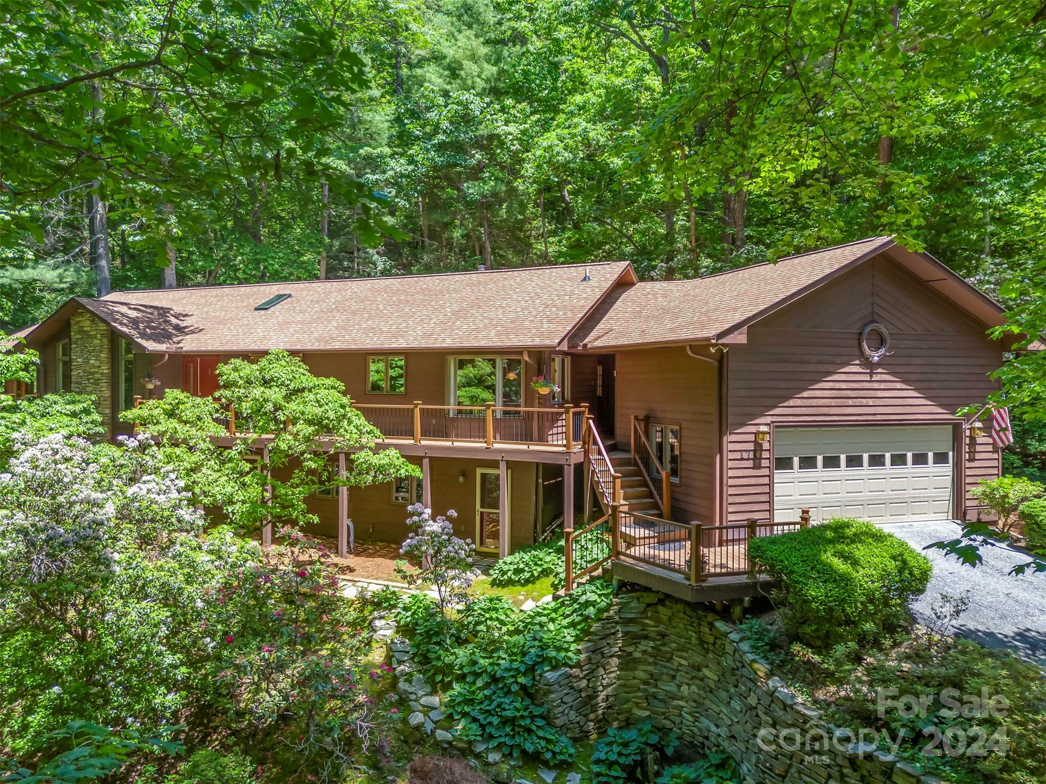 172 Overlook Drive  Flat Rock NC 28731 photo