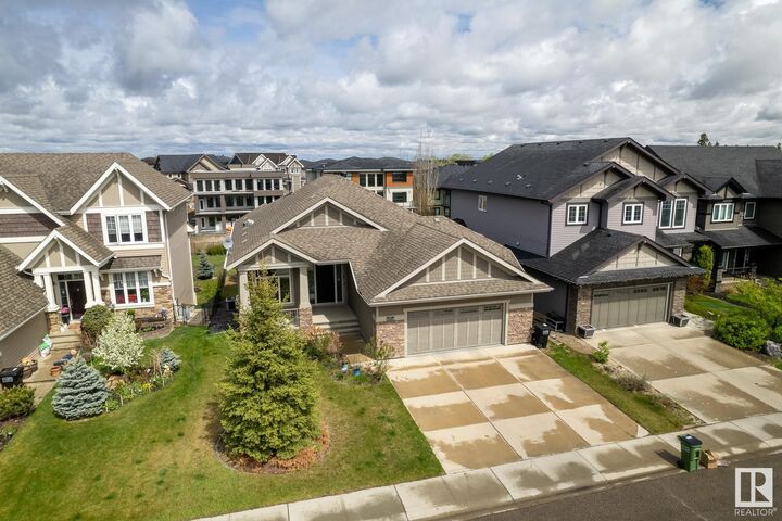 House for sale in Edmonton 4314 Whitelaw Way NW, Edmonton, AB T6W 0P4