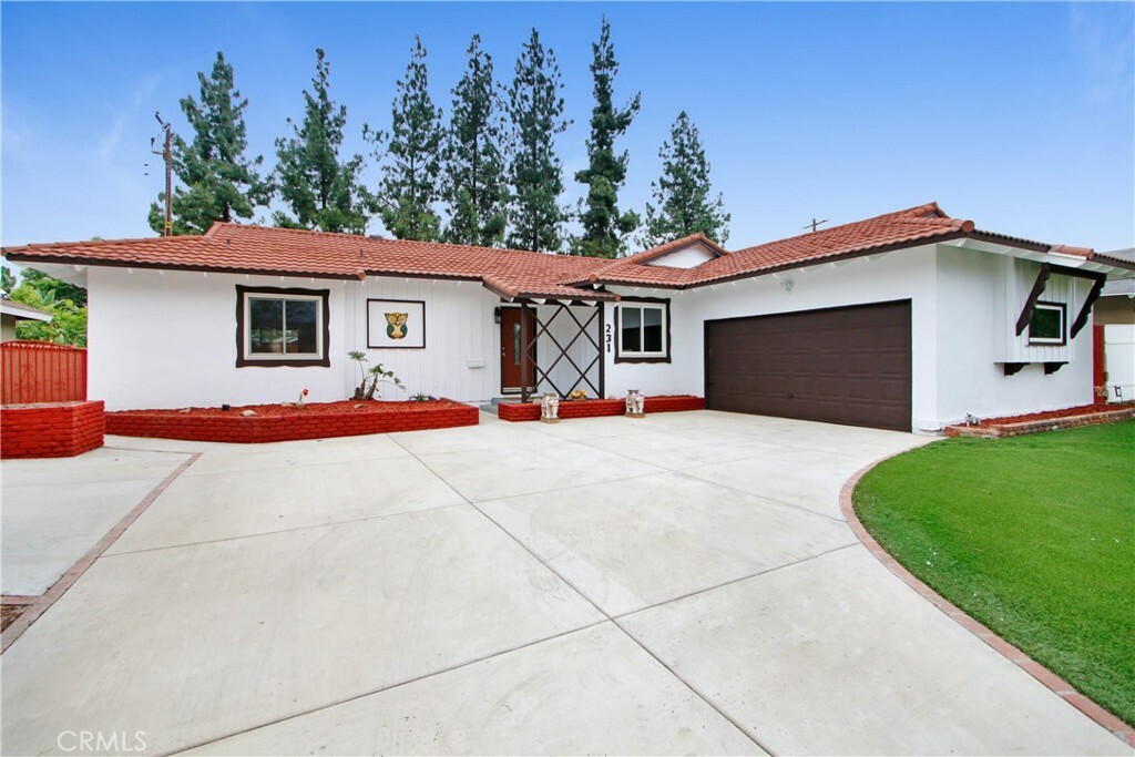 Property Photo:  231 N Darfield Avenue  CA 91724 