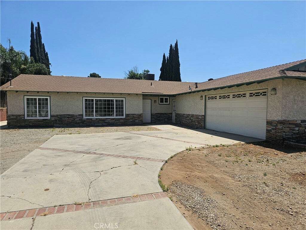 Property Photo:  210 8th Street  CA 92860 