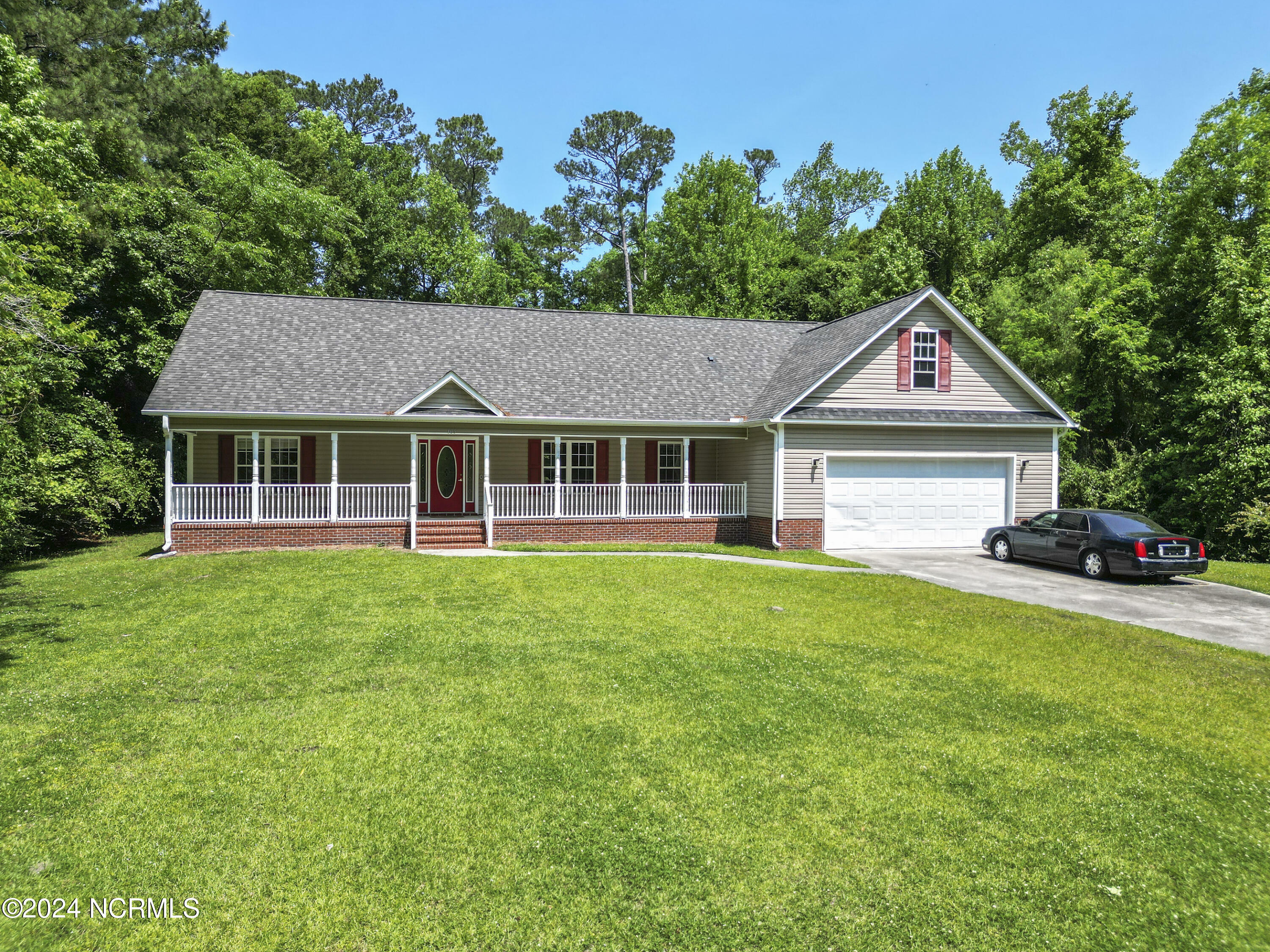 Property Photo:  105 Shoreham Drive  NC 28546 