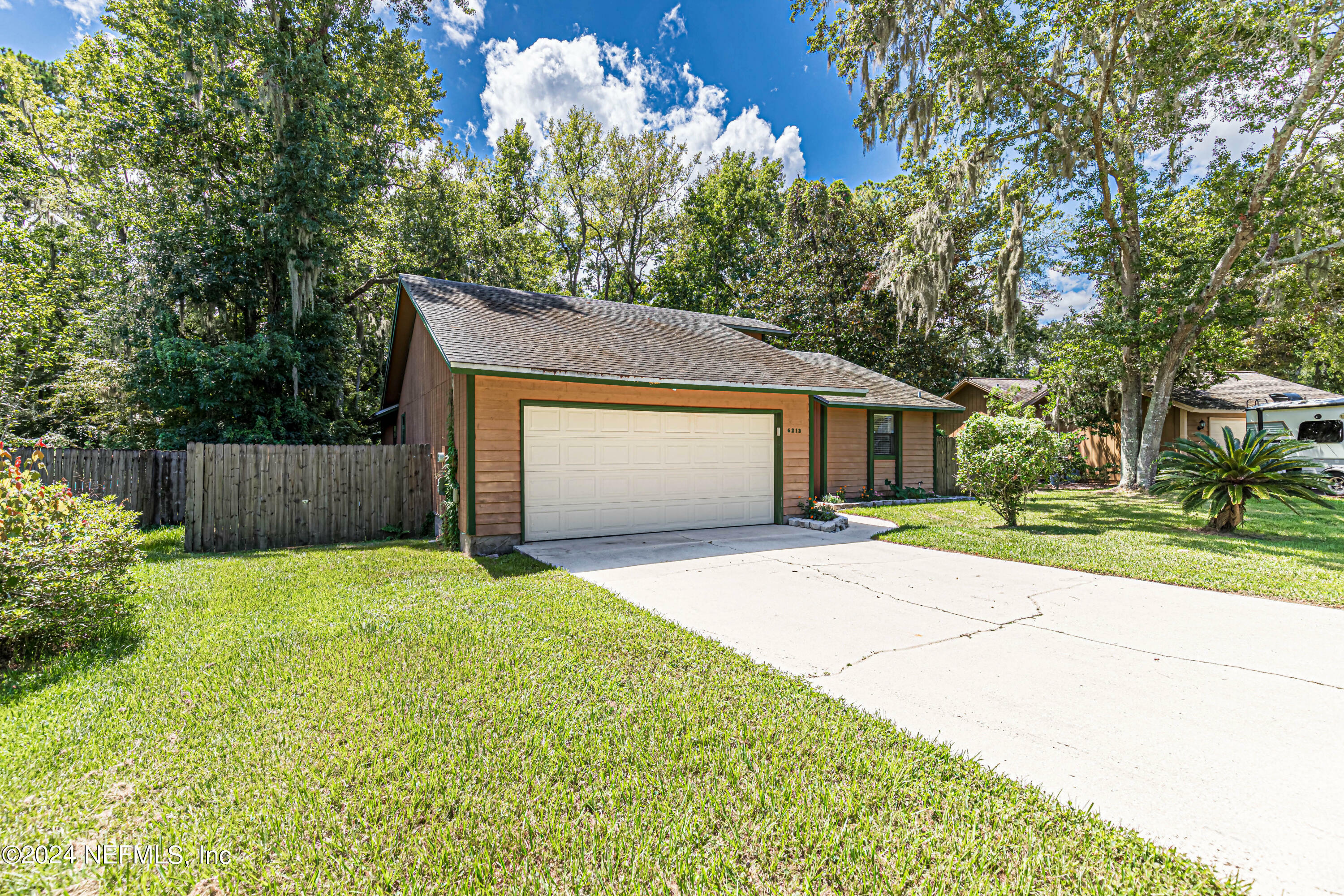 Property Photo:  6213 Island Forest Drive  FL 32003 