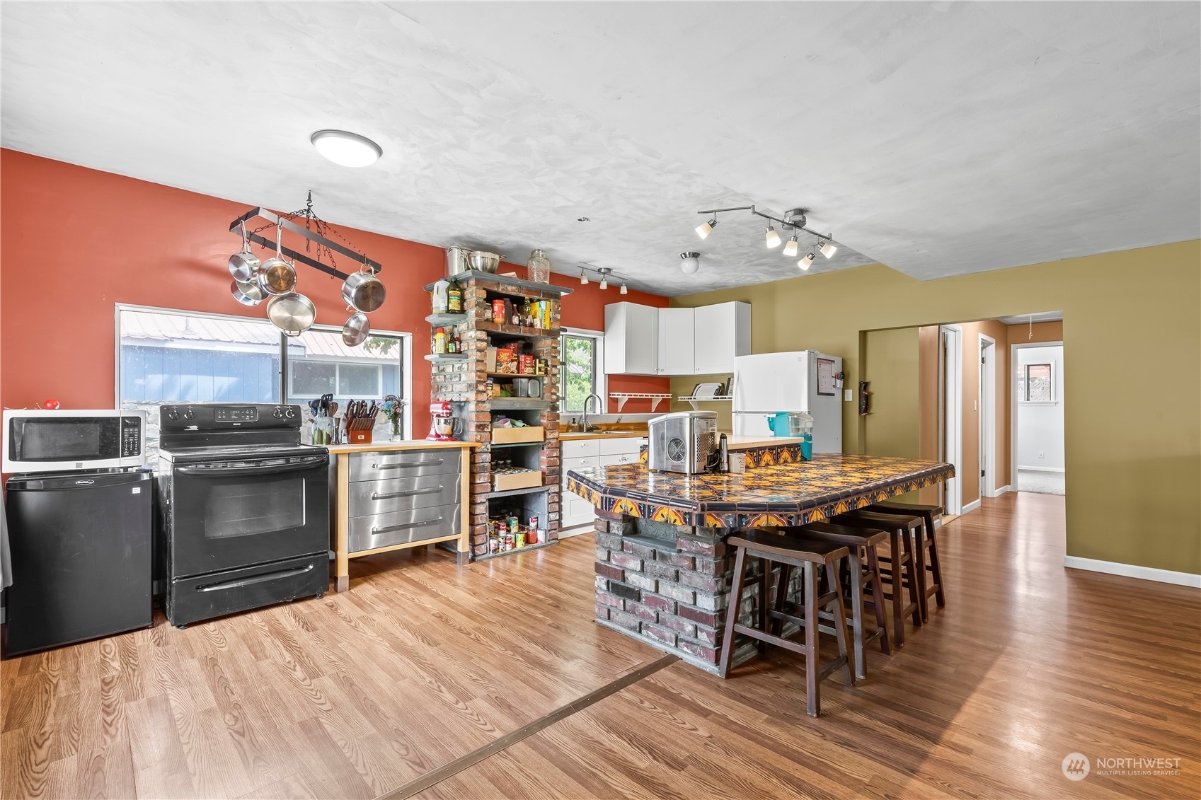 Property Photo: 906 E Washington Avenue WA 98926