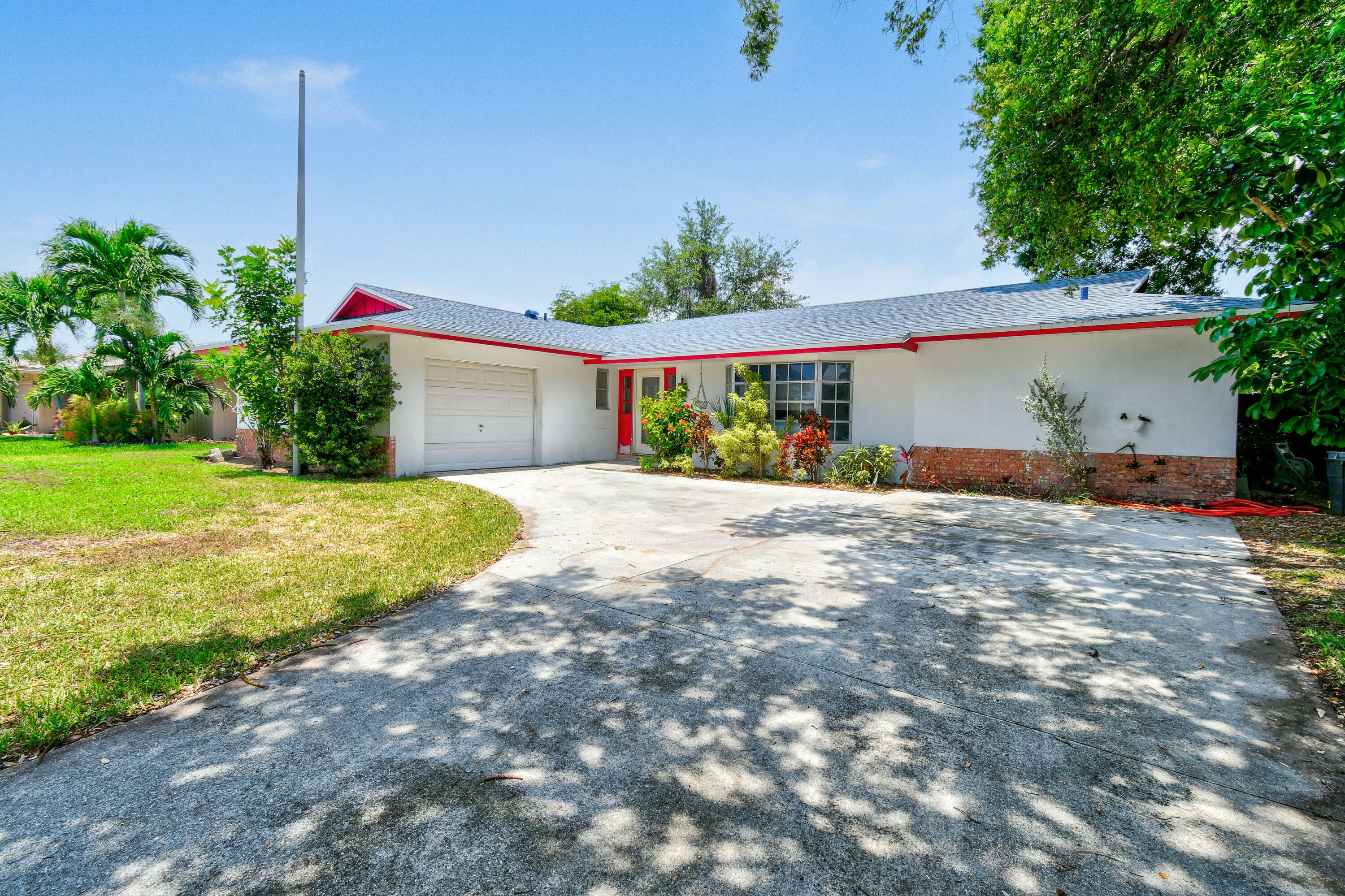 Property Photo: 3841 Daphne Avenue FL 33410