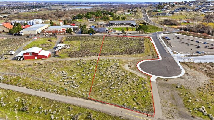 Property Photo:  875 Tulip Lane  WA 99352 