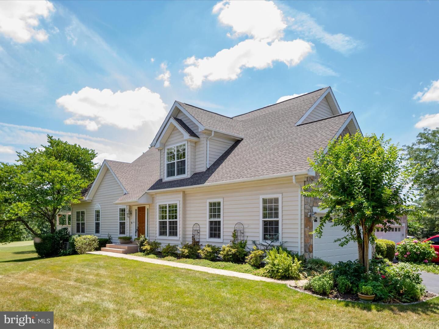 Property Photo: 20148 Valhalla Square VA 20147