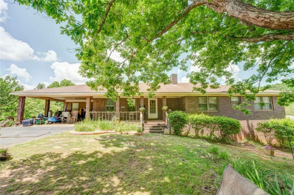 Property Photo: 584 Grady Road GA 30153