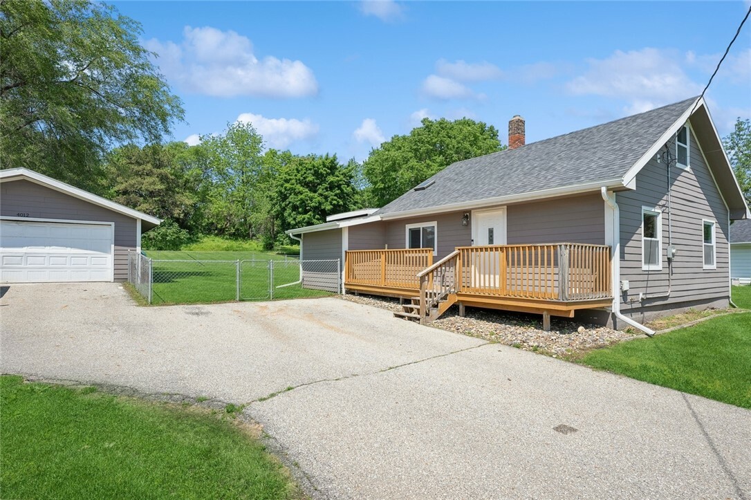 Property Photo:  4012 Colfax Avenue  IA 50317 