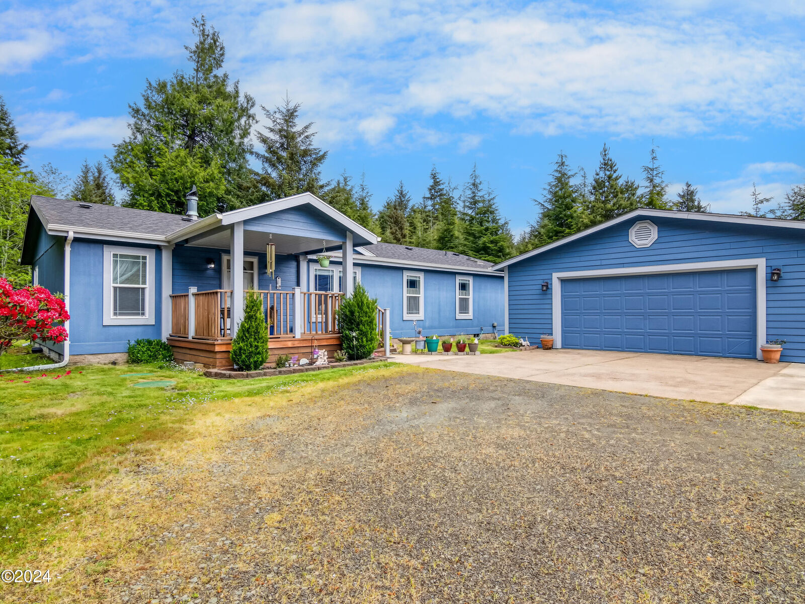 Property Photo:  370 SW Newton Drive  OR 97394 