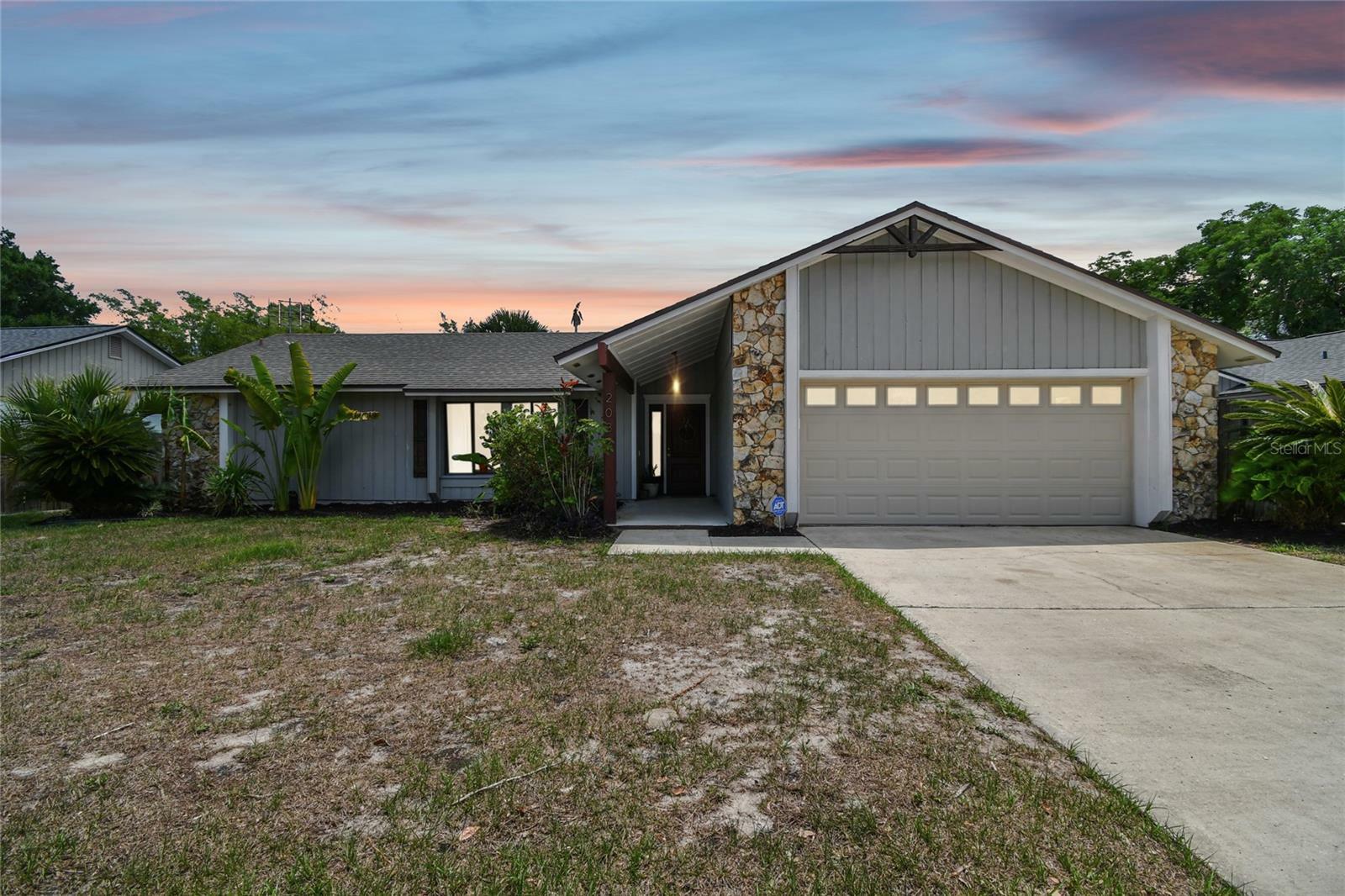 Property Photo:  2032 Houndslake Drive  FL 32792 