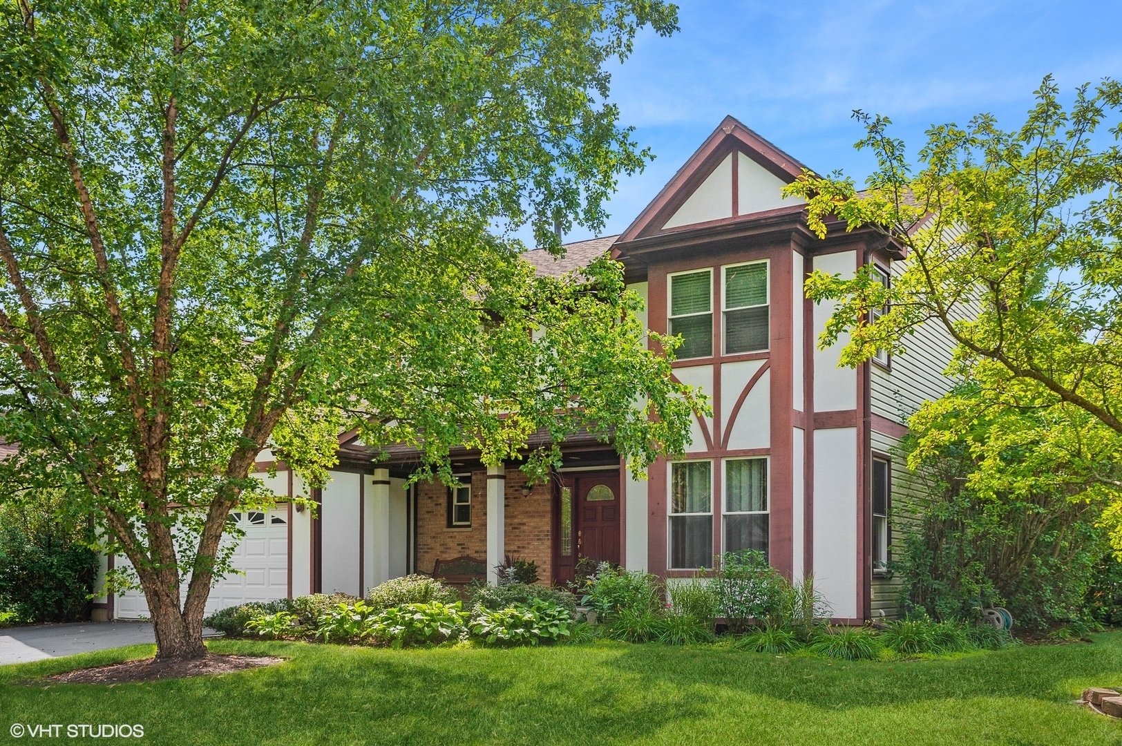 Property Photo:  1501 Quaker Hollow Court S  IL 60089 