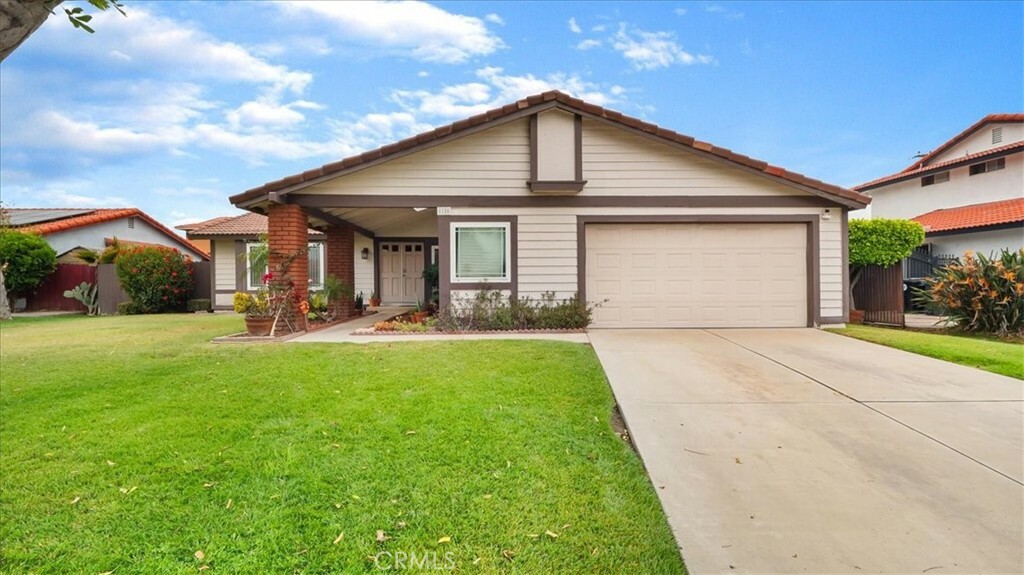 Property Photo:  1126 W Pinedale Avenue  CA 92376 