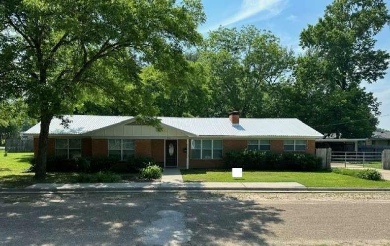 Property Photo:  703 N Main Street  TX 75657 