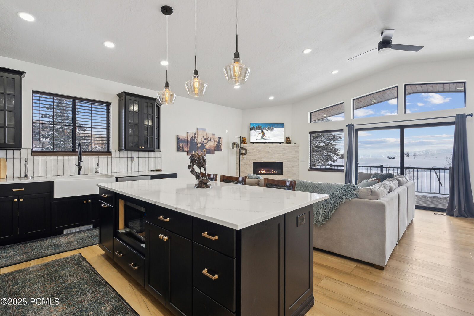 Property Photo: 1430 W Arapaho Drive UT 84017