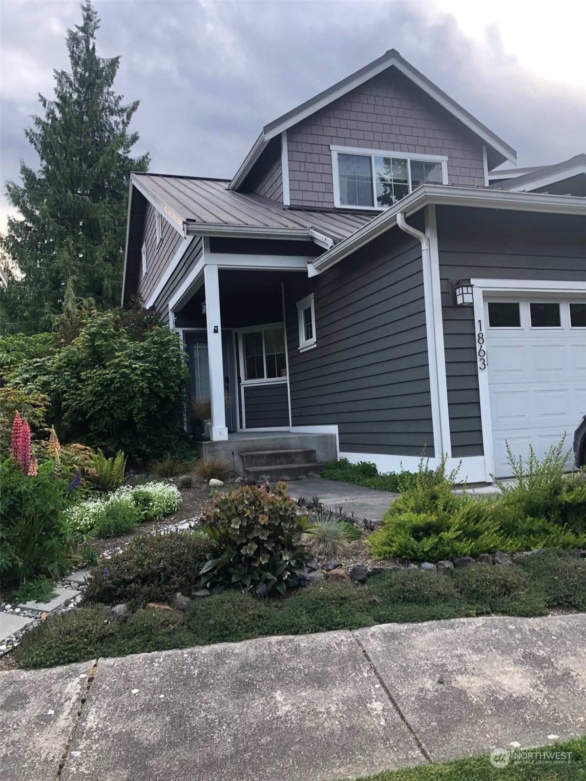Property Photo: 1863 Sakai Village Loop NE WA 98110