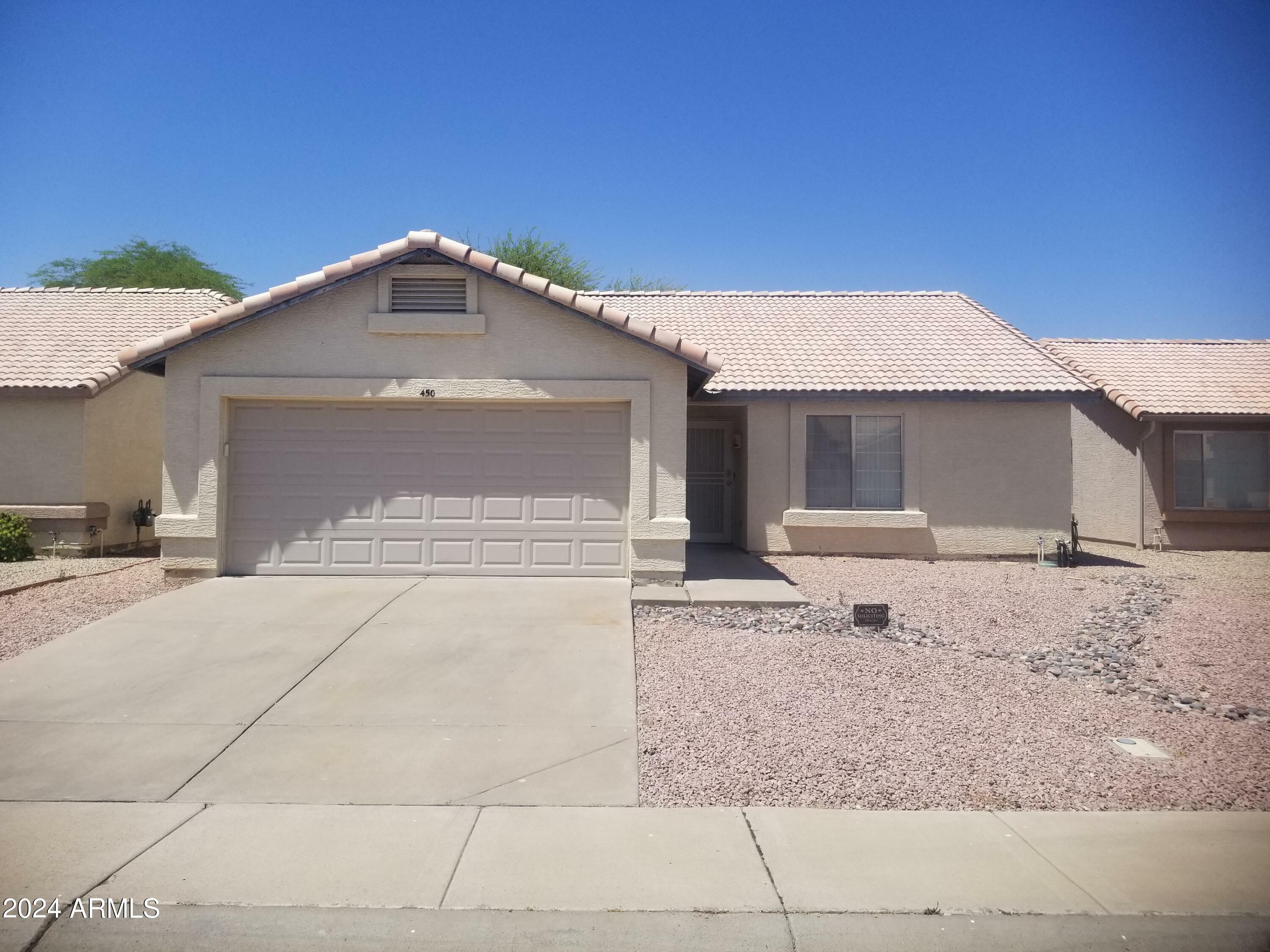 Property Photo:  450 E Del Rio Street  AZ 85225 