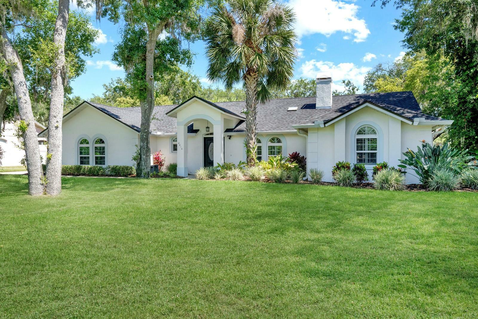 Property Photo:  8810 Crosswood Court  FL 33578 