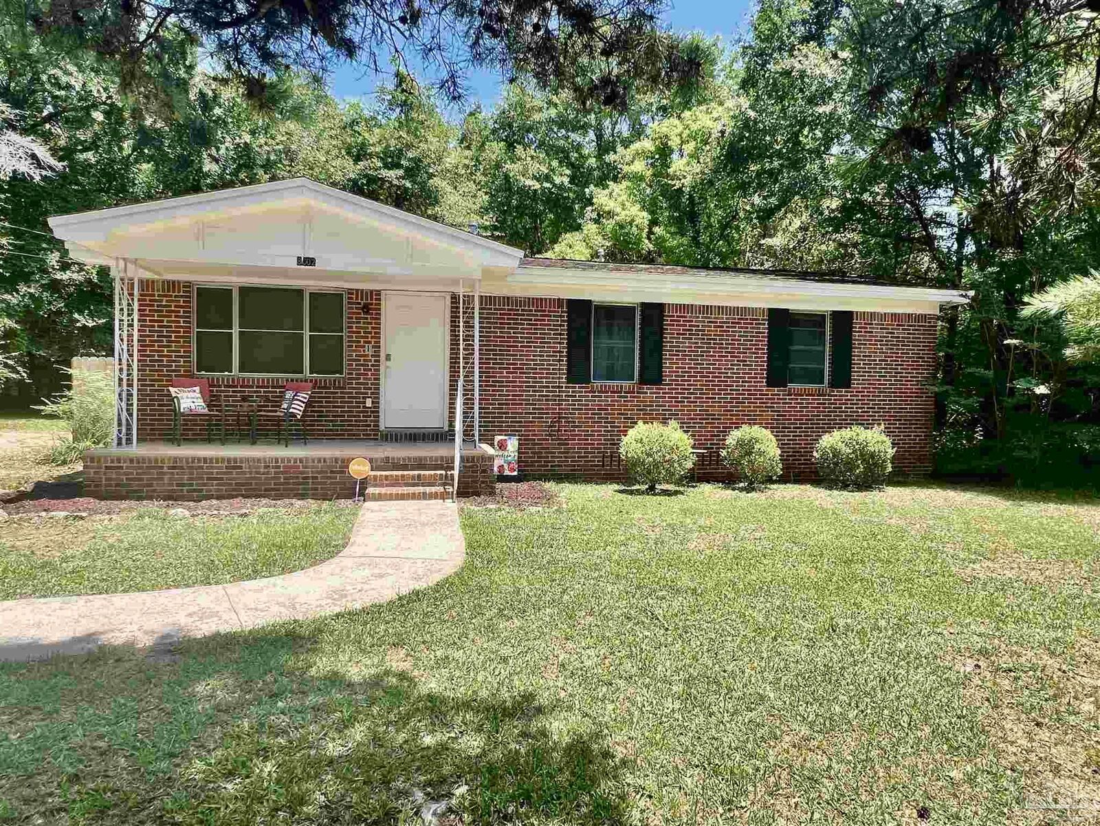 Property Photo:  8002 Untreiner Ave  FL 32534 