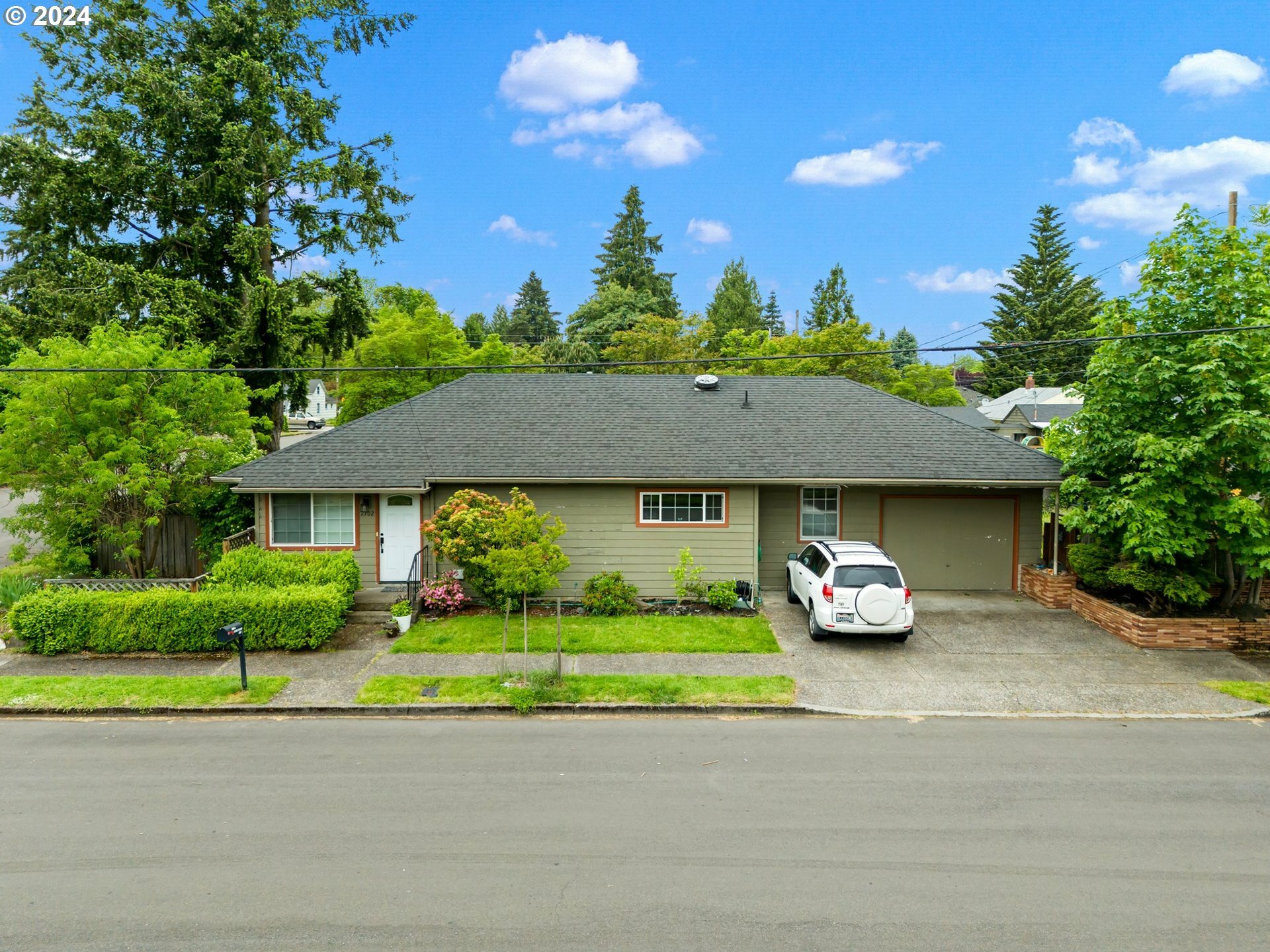 Property Photo:  2702 Fairmount Ave  WA 98661 