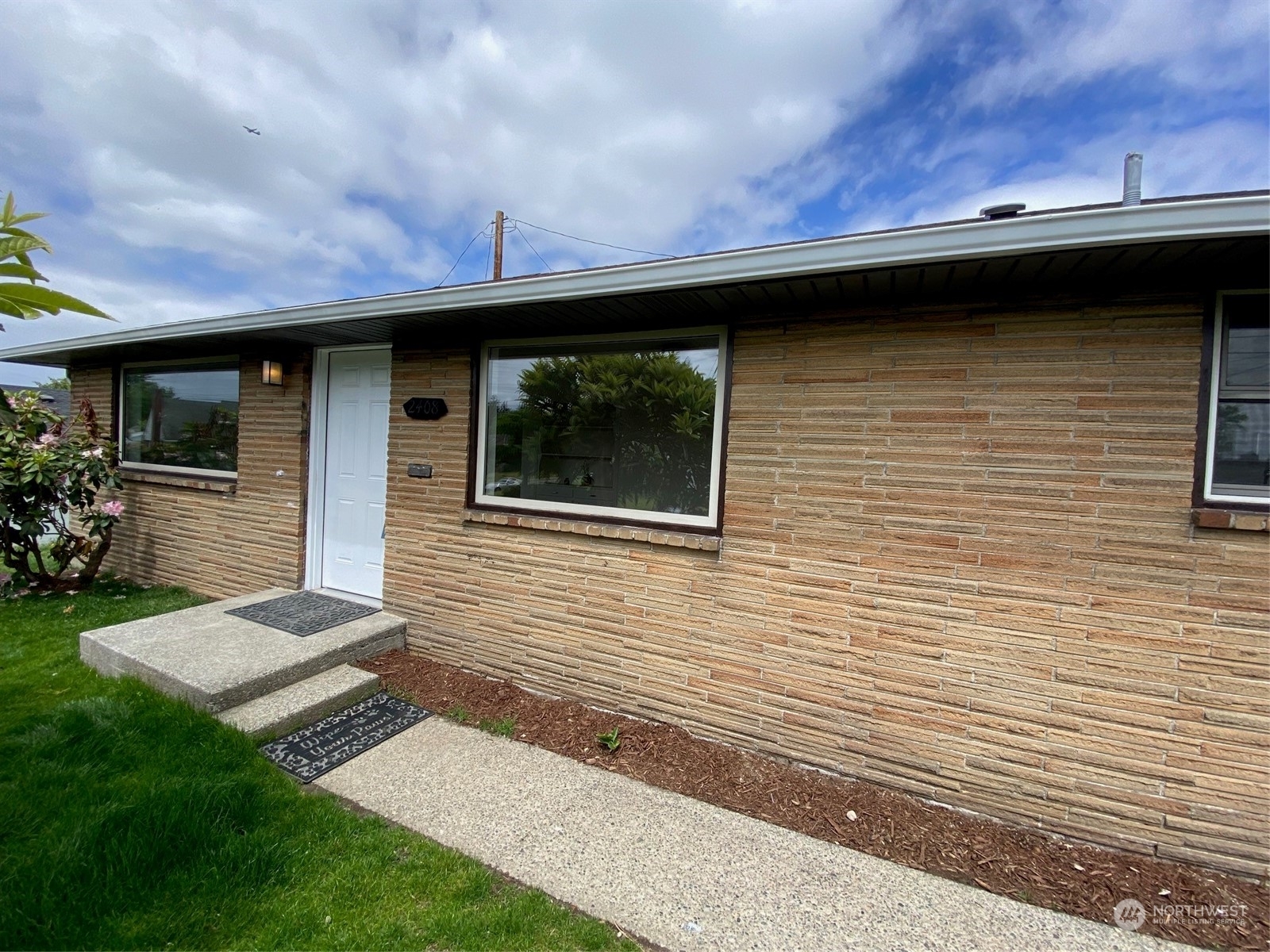 Property Photo:  2408 S Hudson Street  WA 98108 