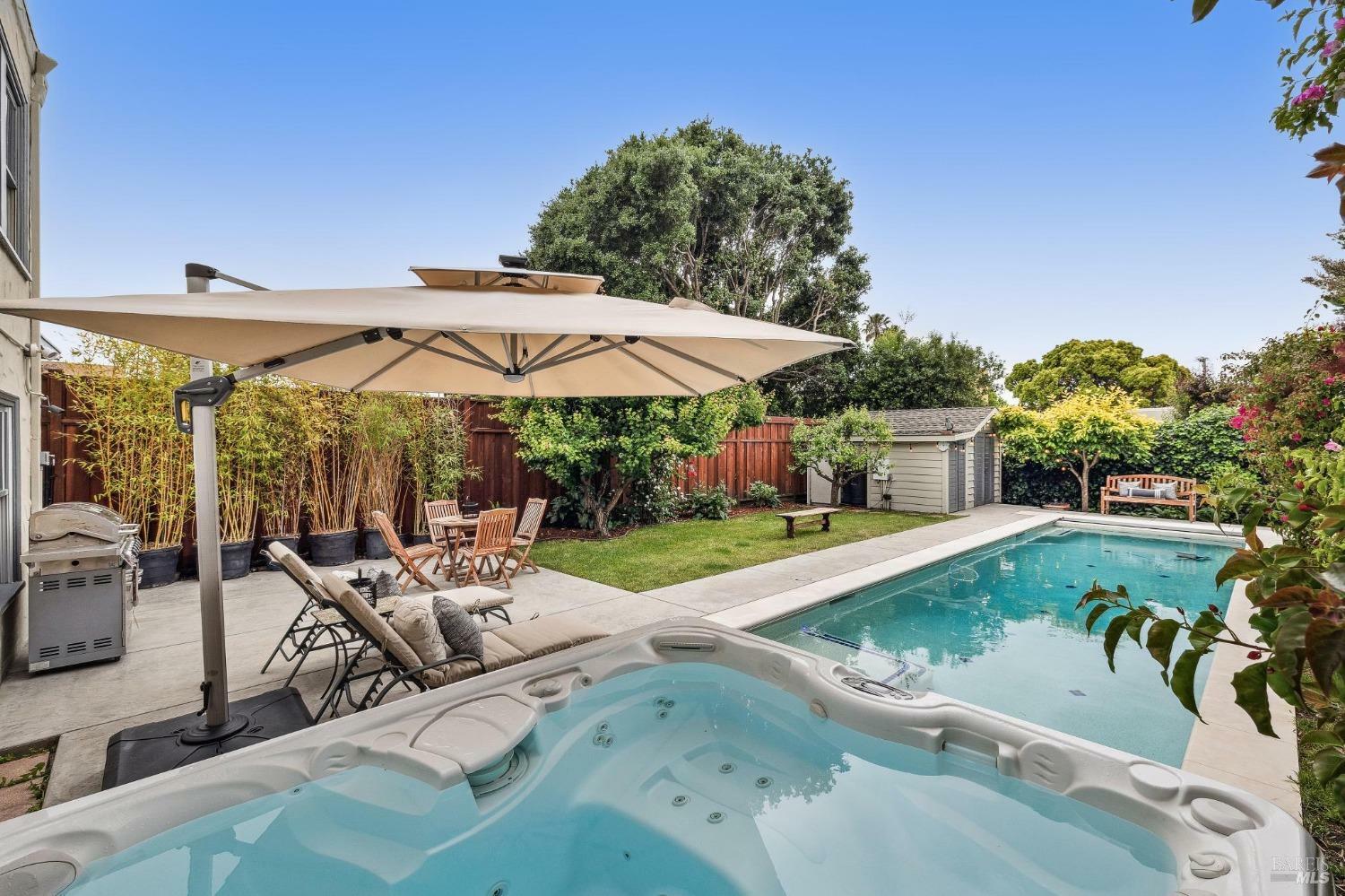 Property Photo:  2220 California Street  CA 94703 