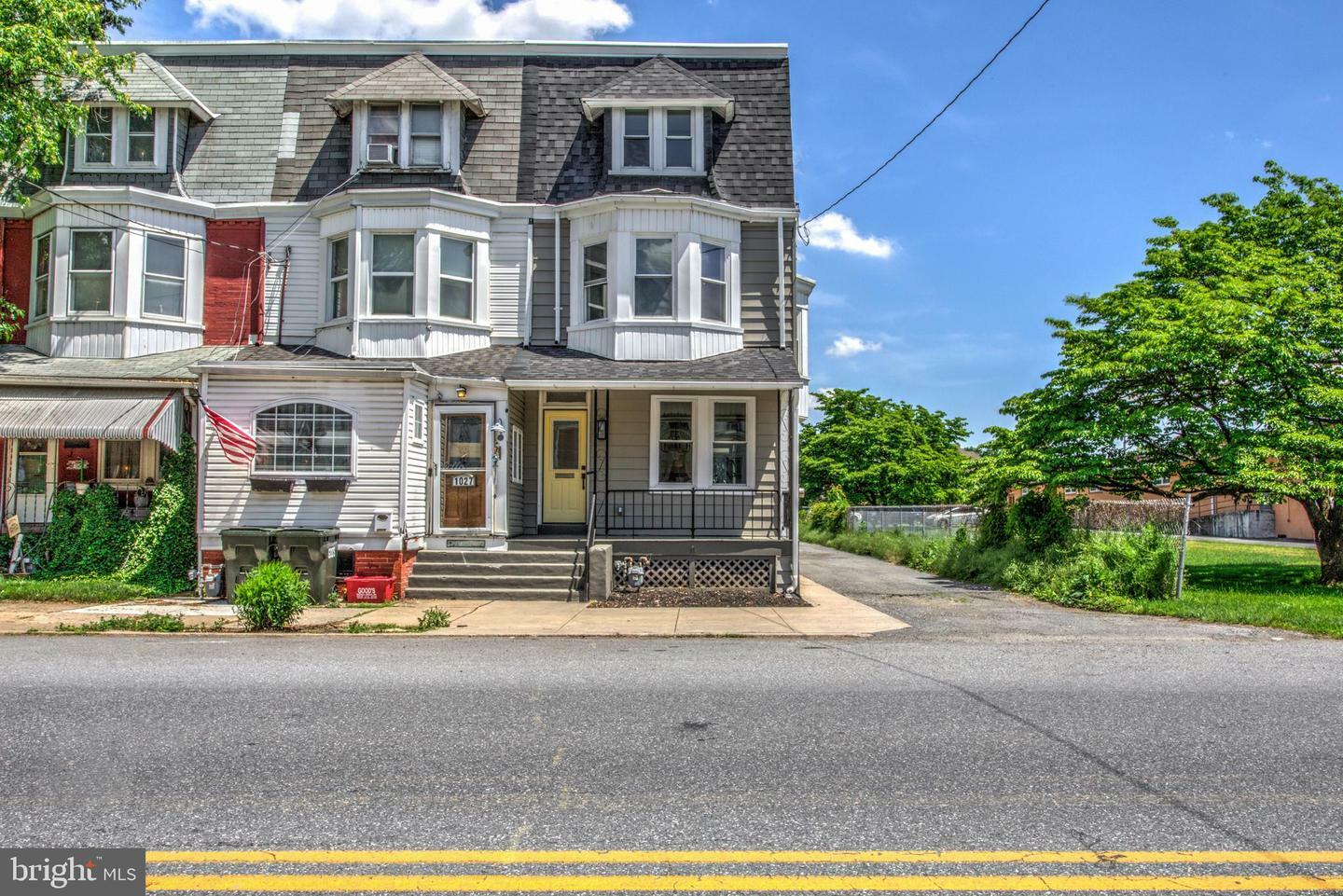 Property Photo:  1025 Marshall Avenue  PA 17601 