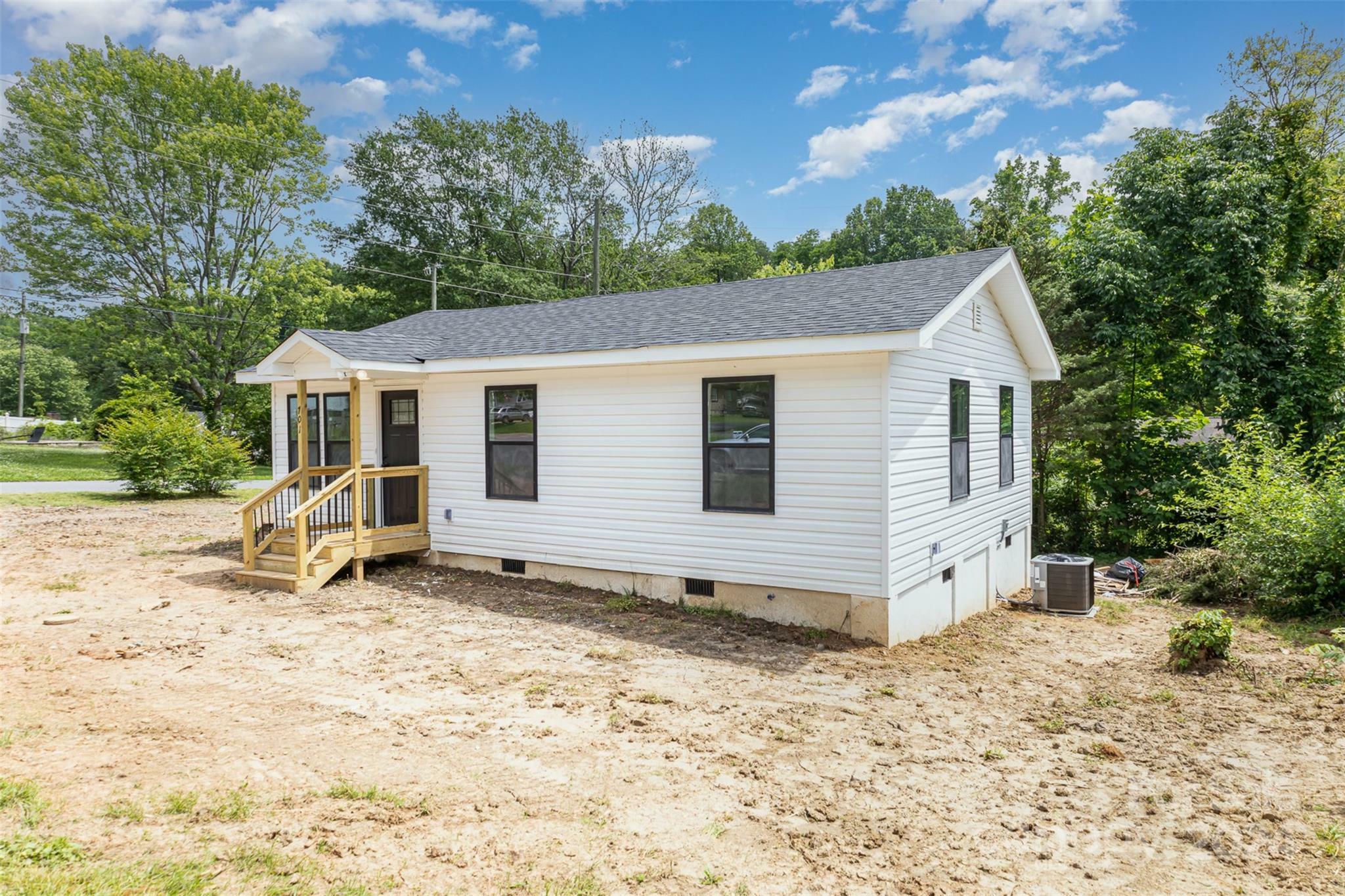 Property Photo:  701 Landing Street  NC 28086 