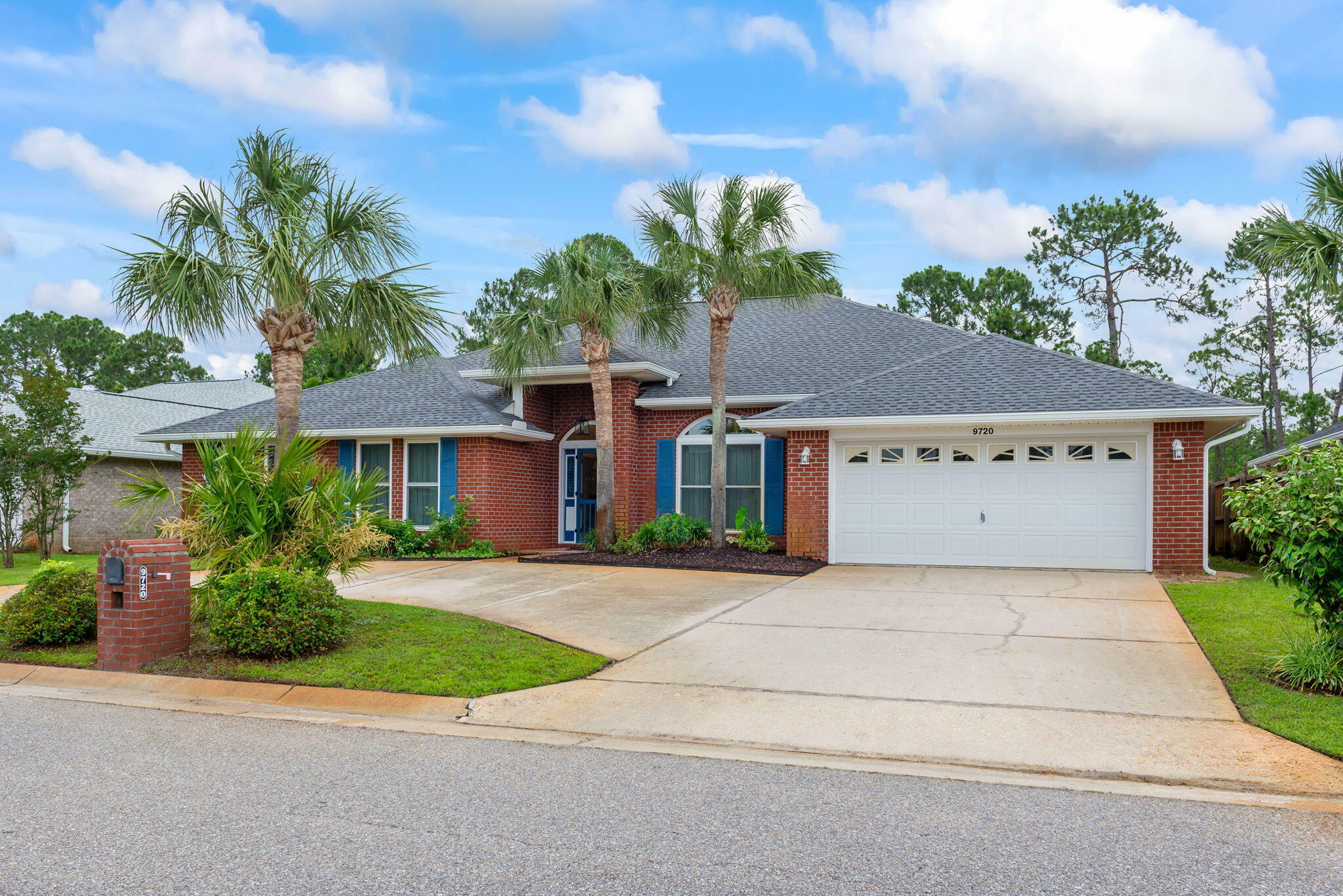 Property Photo:  9720 Parker Lake Circle  FL 32566 