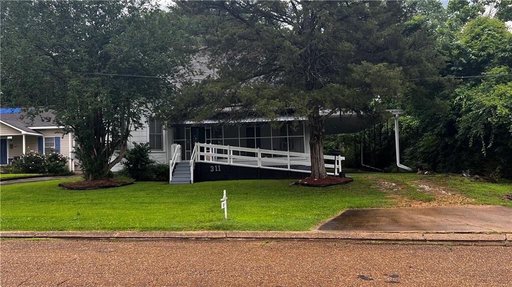 Property Photo: 311 S Bevill Street LA 71483