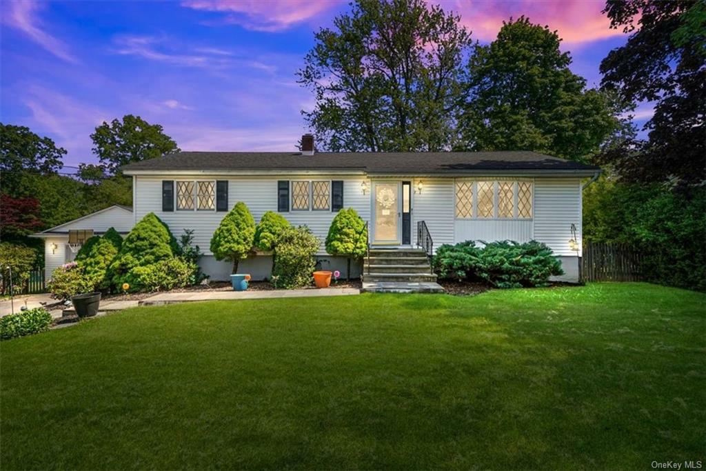 Property Photo:  7 Maple Lane  NY 10950 