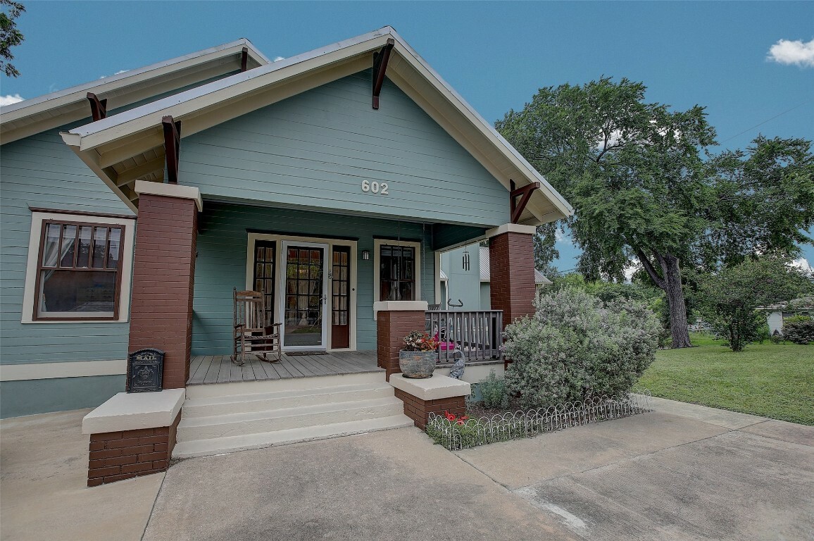 Property Photo:  602 S College Street  TX 78626 