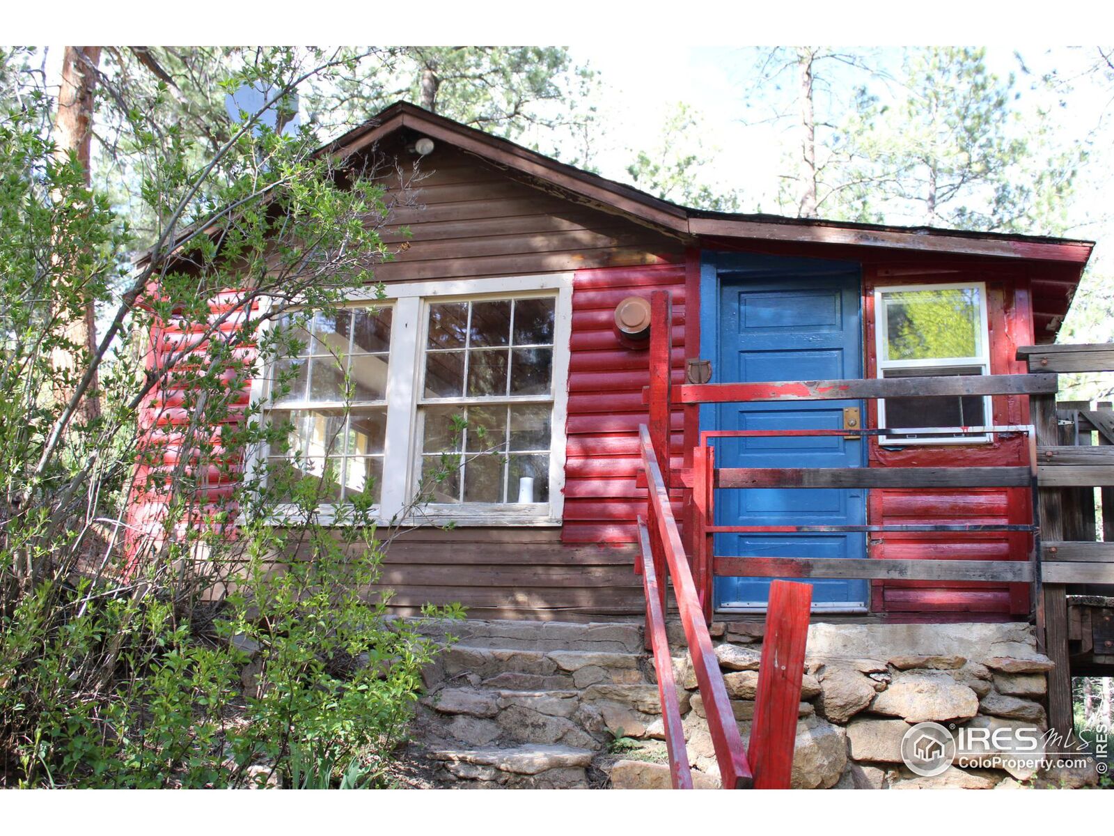 Property Photo: 10613 Twin Spruce Rd CO 80403