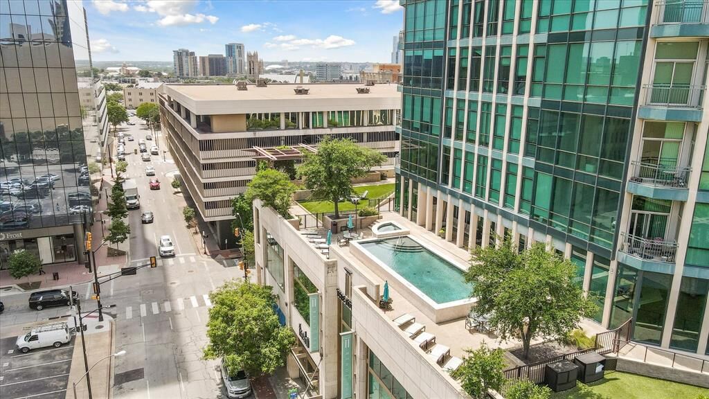Property Photo:  500 Throckmorton Street 2106  TX 76102 