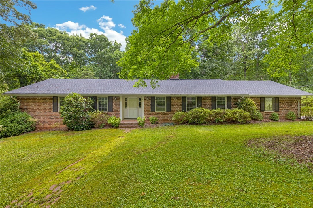 Property Photo: 100 Loch Lomond Drive SC 29671