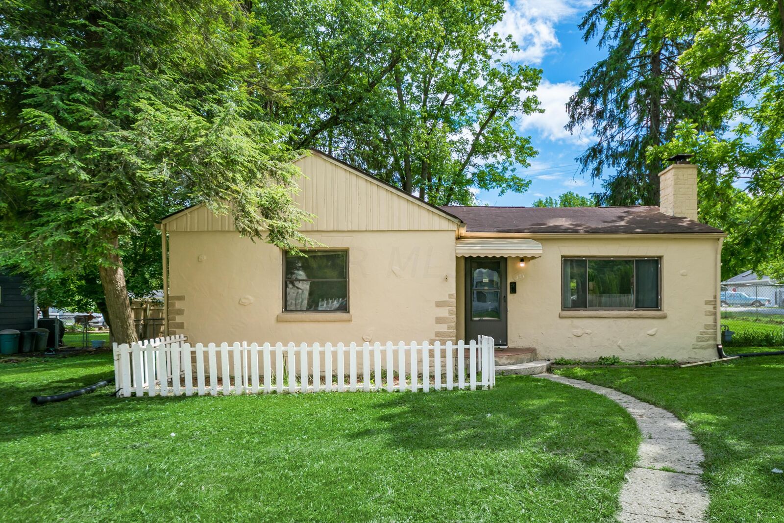 Property Photo:  381 Rosslyn Avenue  OH 43214 