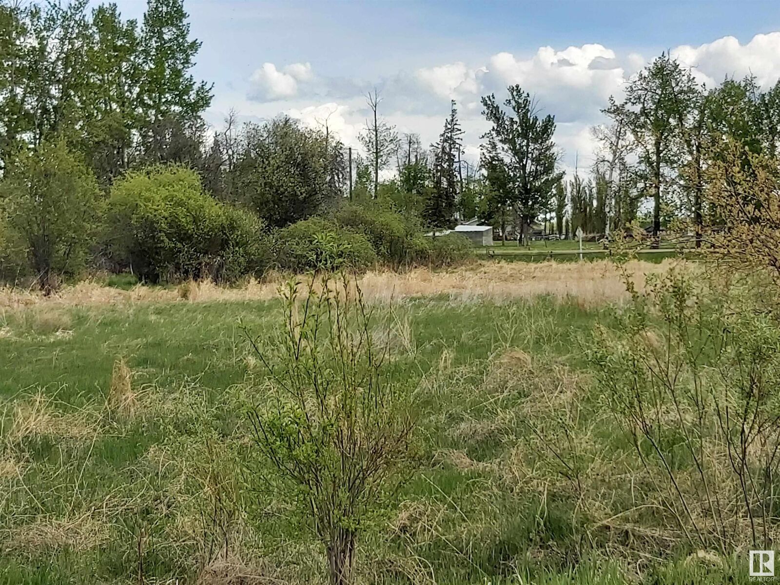 Property Photo: 4, 53414 Range Road 62 AB T0E 0T0