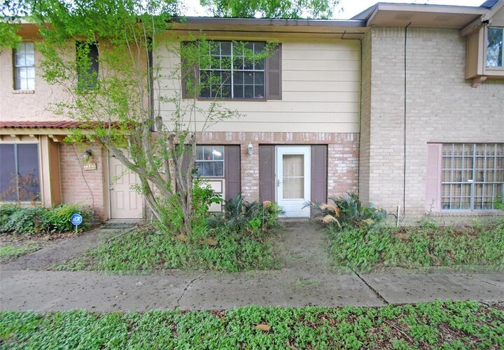 7351 Chasewood Drive  Houston TX 77489 photo