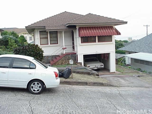 Property Photo:  