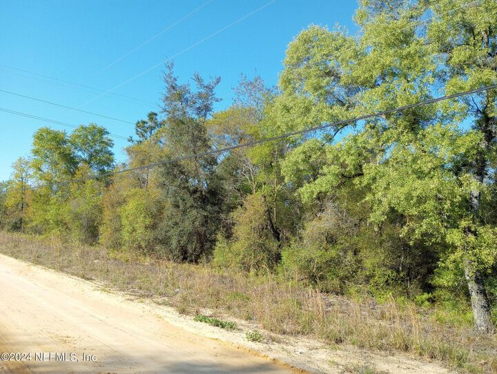 Property Photo: 7678 Oak Forest Road FL 32656