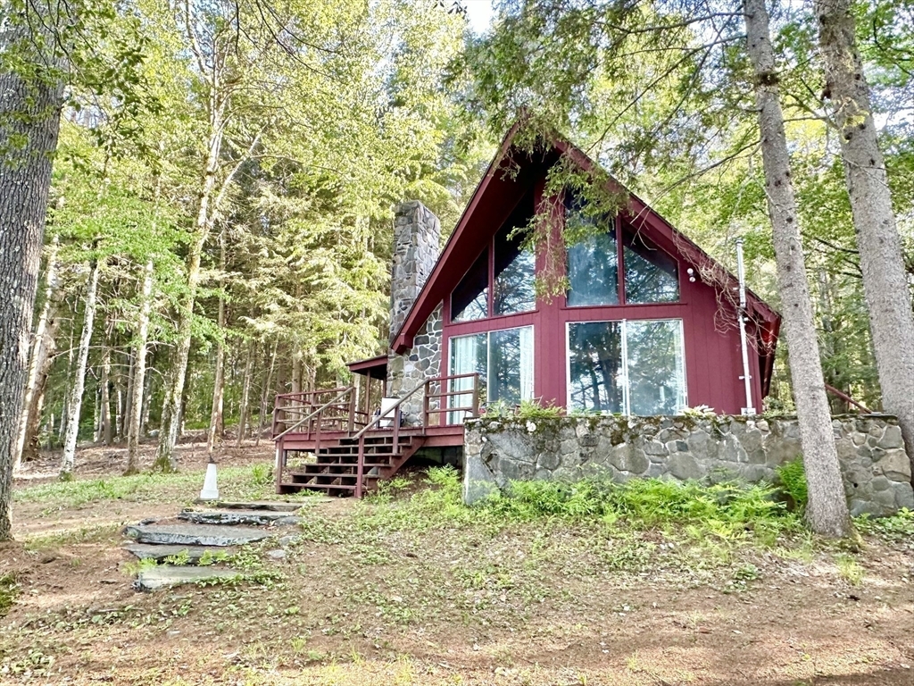 Property Photo:  1 Hemlock Rd  MA 01096 