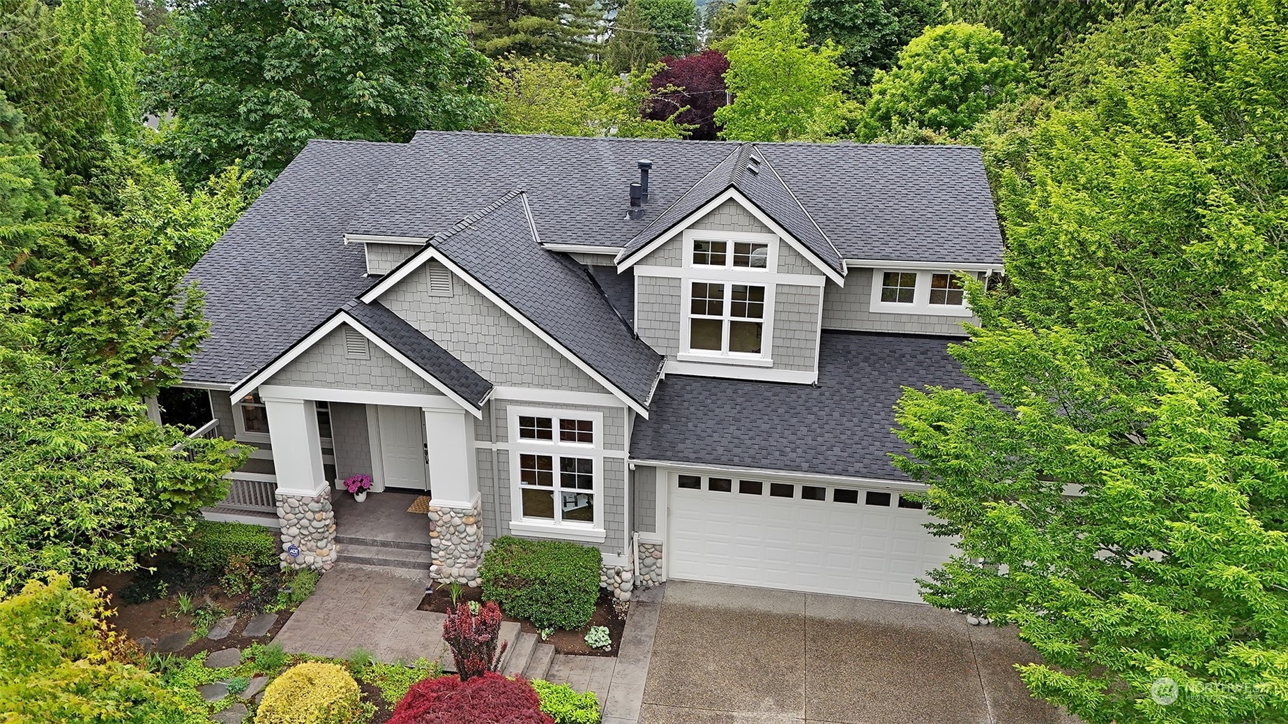 Property Photo:  8020 SE 59th Street  WA 98040 