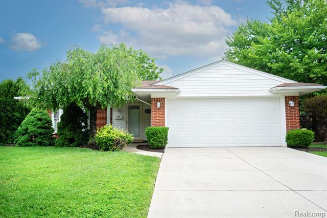 Property Photo:  2756 Canterbury Street  MI 48183 