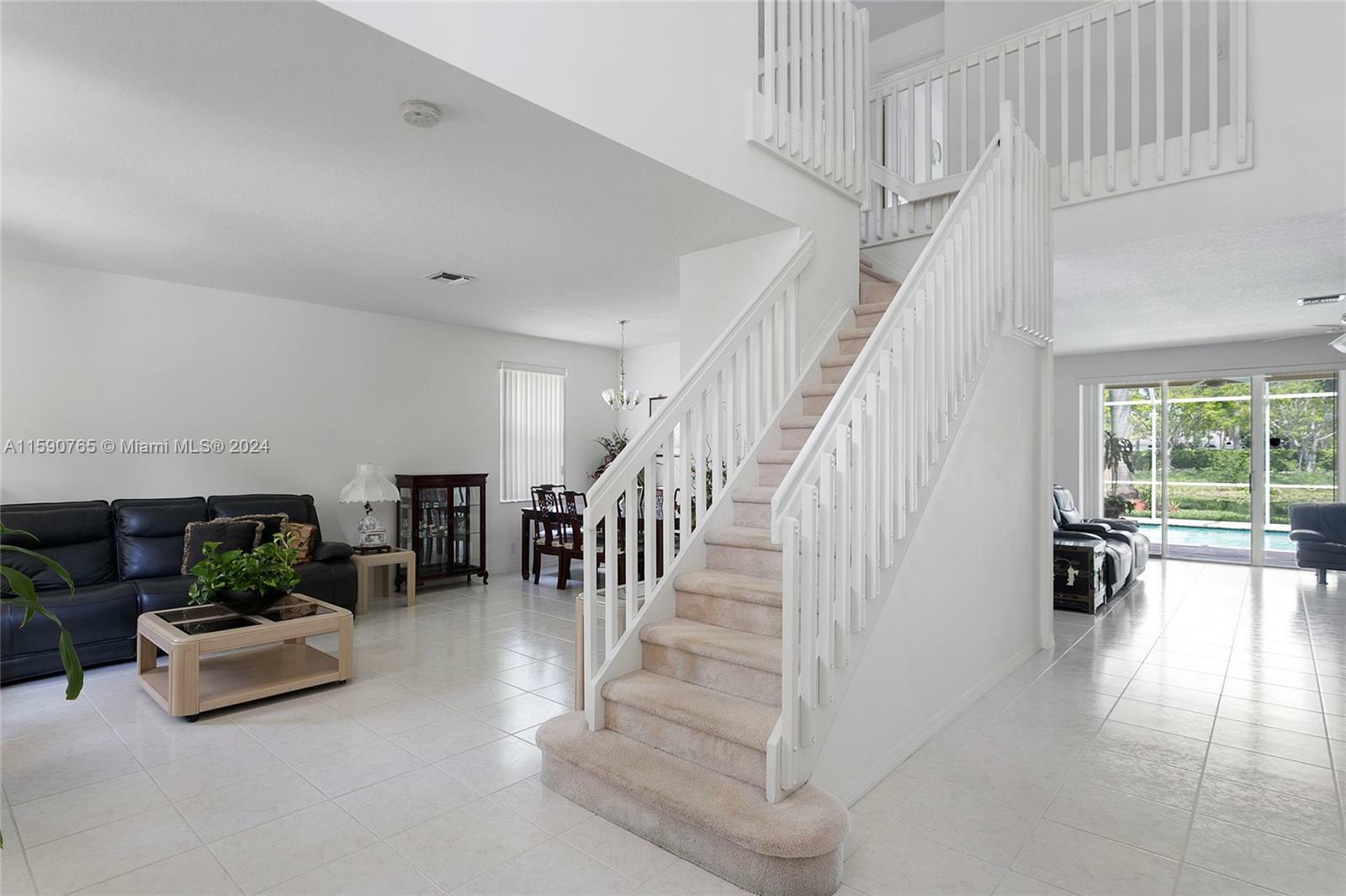 Property Photo:  4032 Pinewood Ln  FL 33331 