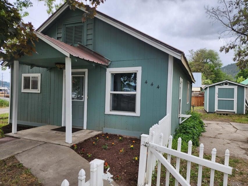 Property Photo:  444 W 1st Ave  WA 99114-0000 